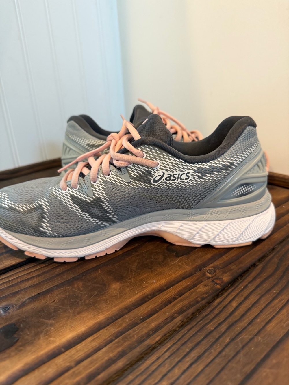 ASICS Women's GEL-Nimbus 20 running shoes in Mid Grey / Seashell Pink Colorway - Picture 7 of 8